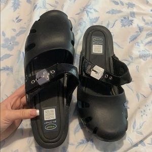 COMFY DR. SCHOLL’S SHOES